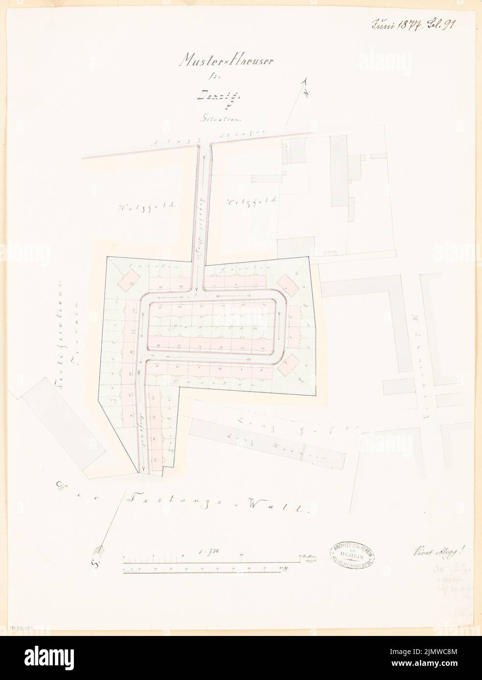 Unbekannter Architekt, Entwurf für eine Siedlung der Abegg-Stiftung (mit einem normalen Zuhause) in Danzig. Monatlicher Wettbewerb Juni 1877 (06,1877): Lageplan; Maßstabsstreifen 2, Berechnung (z. T. abgeschnitten). Tusche Aquarell auf Papier, 54,6 x 41,4 cm (einschließlich Scankanten) N.N. : Bauplan für eine Siedlung der Abegg-Stiftung (mit einem Normal-Wohnhaus), Danzig. Monatskurrenz Juni 1877 Stockfoto