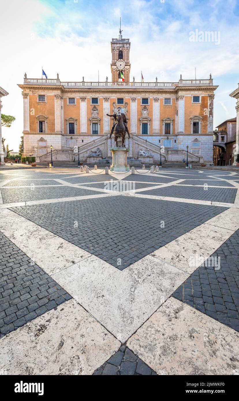 Capitolium Platz (Piazza del Campidoglio) in Rom, Italien. Das von Michelangelo entworfene Gebäude beherbergt das Rathaus von Rom (Roma) Stockfoto