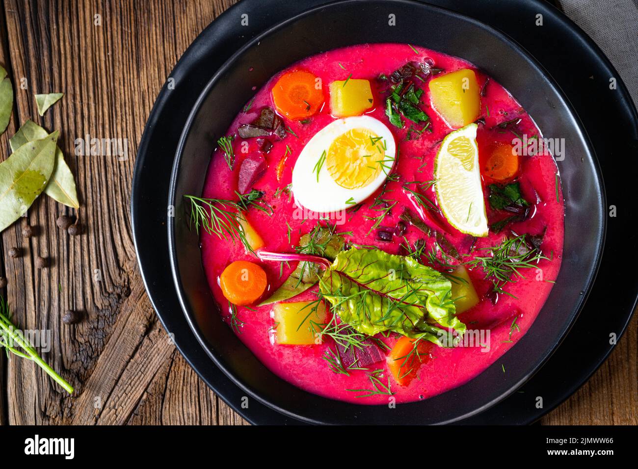 Botwinka Polnische Frühlings-Rote-Bete-Suppe Stockfoto