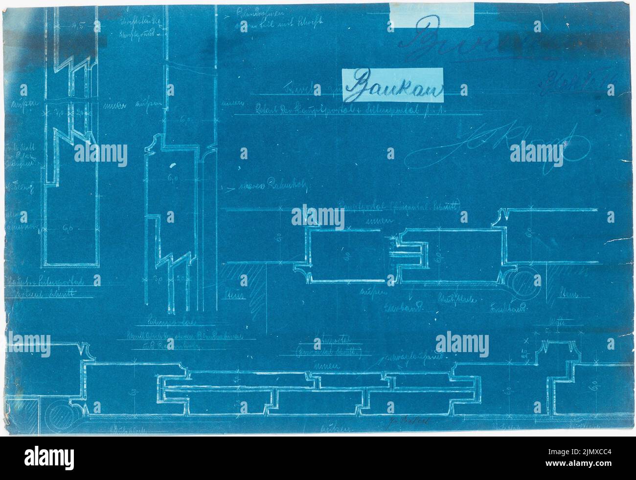 Klomp Johannes Franziskus (1865-1946), St. Marien (Erweiterung und Neubau von Kaplanei und Schwesternhaus), Herne-Baukau (1907-1909): Details zum Hauptportal der Kirche 1: 1. Blaupause auf Papier, 48,5 x 70,5 cm (inklusive Scan-Kanten) Klomp Johannes Franziskus (1865-1946): St. Marien, Herne-Baukau. Erweiterung und Neubau von Kaplanei und Schwesternhaus Stockfoto