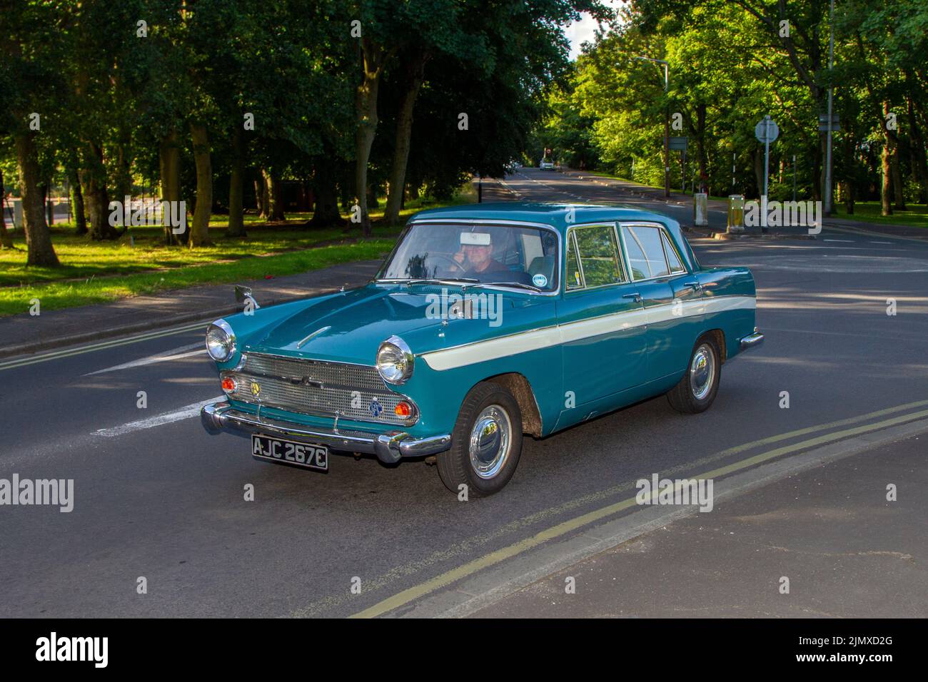1965, 60s Sixties blue AUSTIN A60; auf der 13. Lytham Hall Classic Car & Motorcycle Show Classic Vintage Collectible Transport Festival Vehicles. Stockfoto