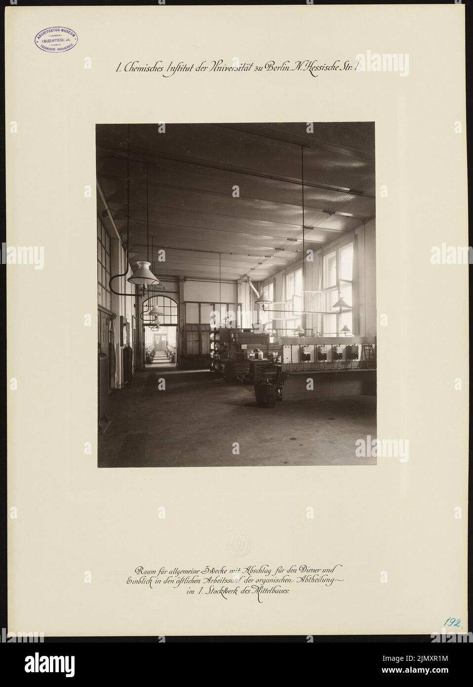 Thür Georg (1846-1924), Friedrich-Wilhelms-Universität zu Berlin (Humboldt-Universität). Chemisches Institut (1900): Raum für allgemeine Zwecke. Foto auf Papier, 66,6 x 49,1 cm (einschließlich Scankanten) Stockfoto