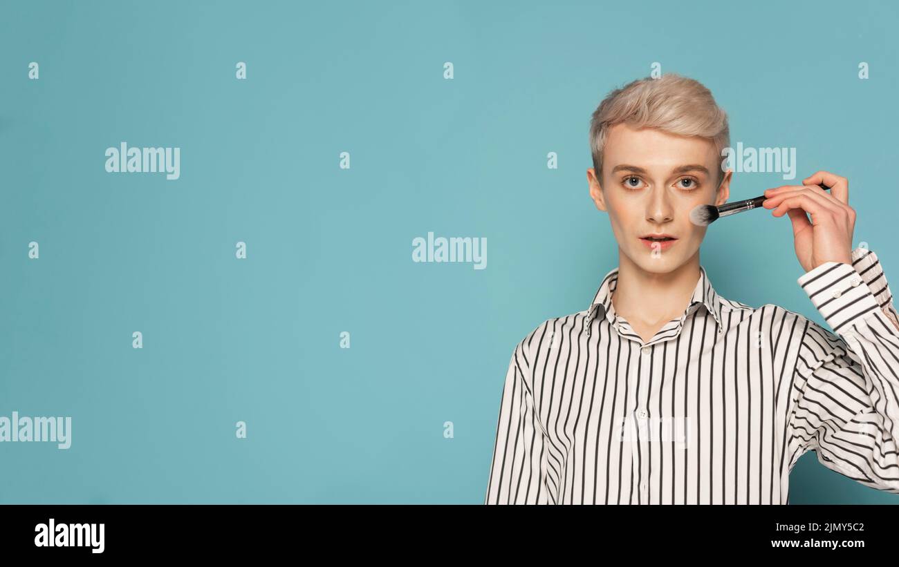 Mittelgroße Modellbürste mit Bürstenhalter Stockfoto