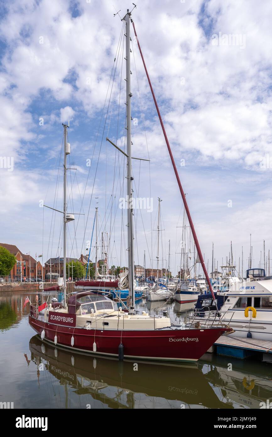 KINGSTON UPON HULL, YORKSHIRE, Großbritannien - 17. JULI: Ansicht der Boote auf der maina bei Kingston upon Hull am 17. Juli 2022 Stockfoto