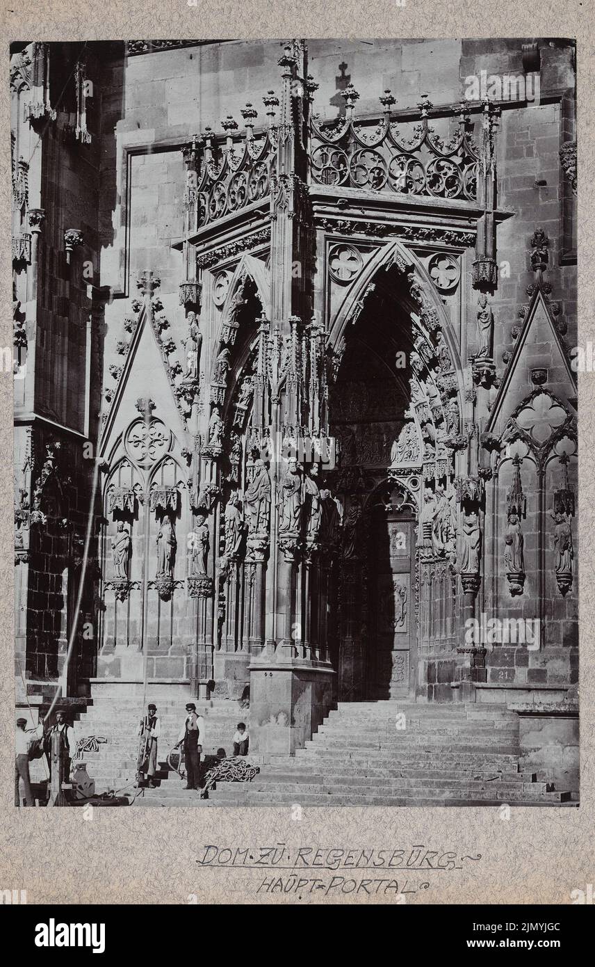 Unbekannter Fotograf, Dom in Regensburg (ohne Datum): Hauptportal ansehen. Foto, 36,7 x 24,2 cm (einschließlich Scankanten) Stockfoto