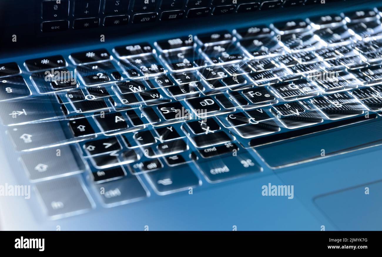 Zoom-Effekt auf Tastaturtasten eines MacBook Pro-Notebooks Stockfotografie  - Alamy