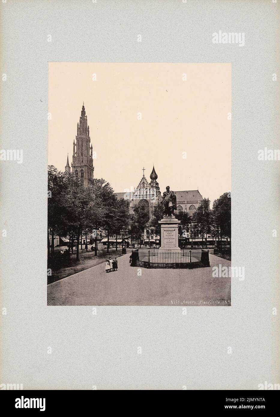 J. N., Place-Verte, Antwerpen (ohne Dat.): Platz mit Rubens-Denkmal und Kathedrale. Foto, 42,7 x 30,7 cm (einschließlich Scankanten) Stockfoto