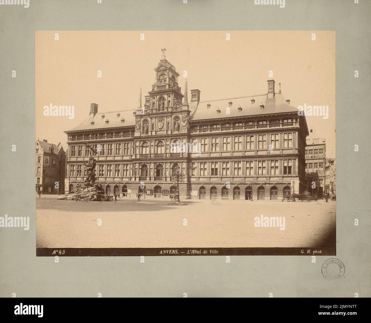 Hermans Gustave (1856-1934), Hôtel de Ville, Antwerpen (ohne Dat.): Fassadenansicht des Rathauses zum Marktplatz. Foto, 28,5 x 35,5 cm (einschließlich Scankanten) Stockfoto