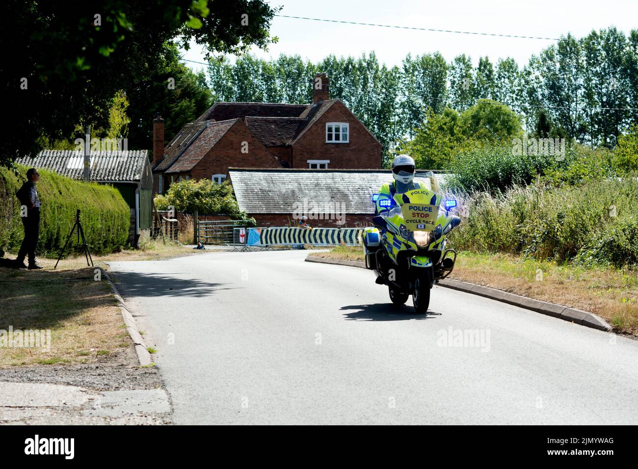 Polizei BMW Motorrad für die Commonwealth Games Radrennen 2022, Budbrooke, Warwickshire, Großbritannien Stockfoto
