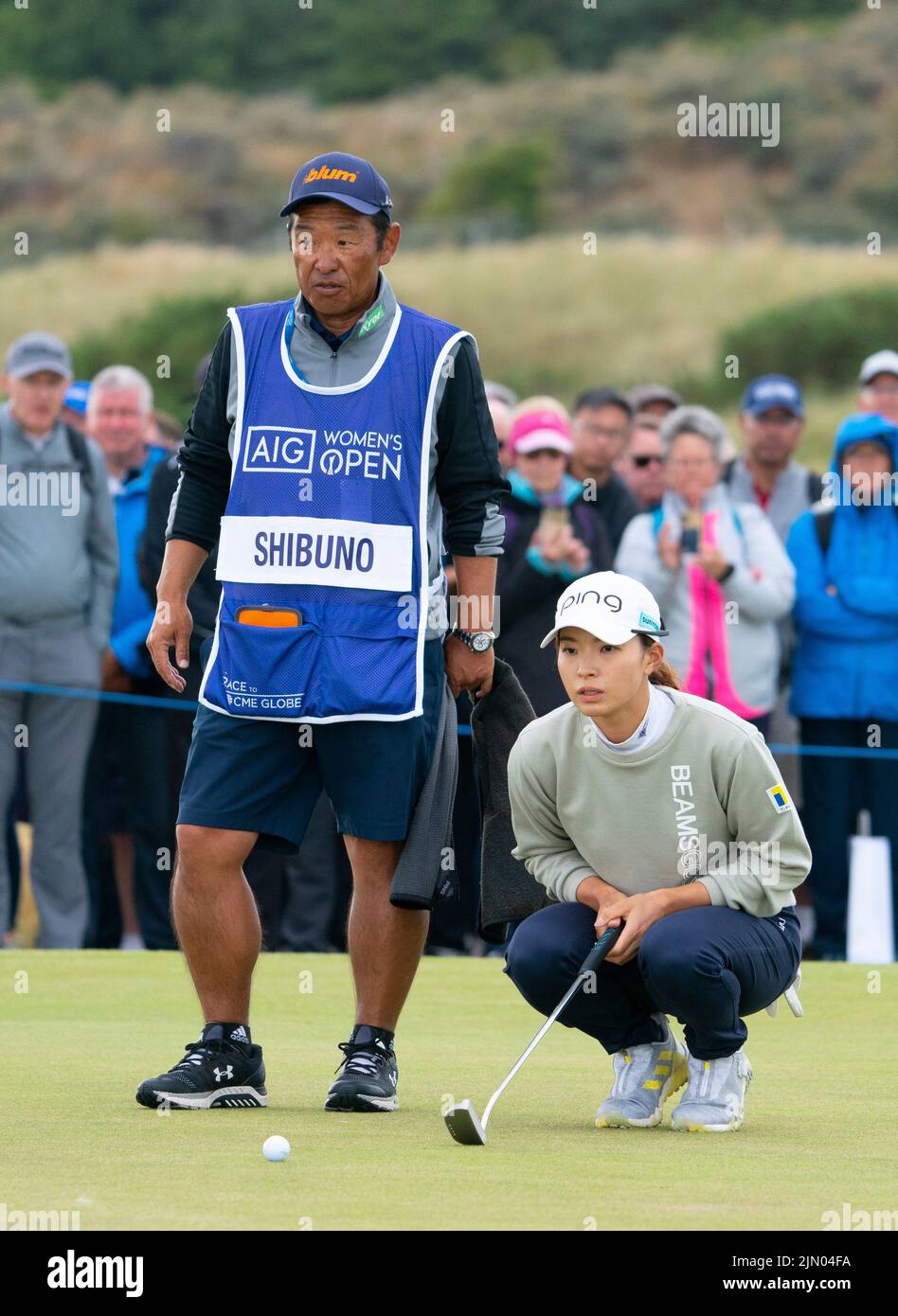 Gullane, Schottland, Großbritannien. 7.. August 2022. Finalrunde der AIG Women’s Open Golf Championship in Muirfield in Gullane, East Lothian. PIC; Hinako Shibuno legt ihren Putt auf dem 14. Loch an. Iain Masterton/Alamy Live News Stockfoto