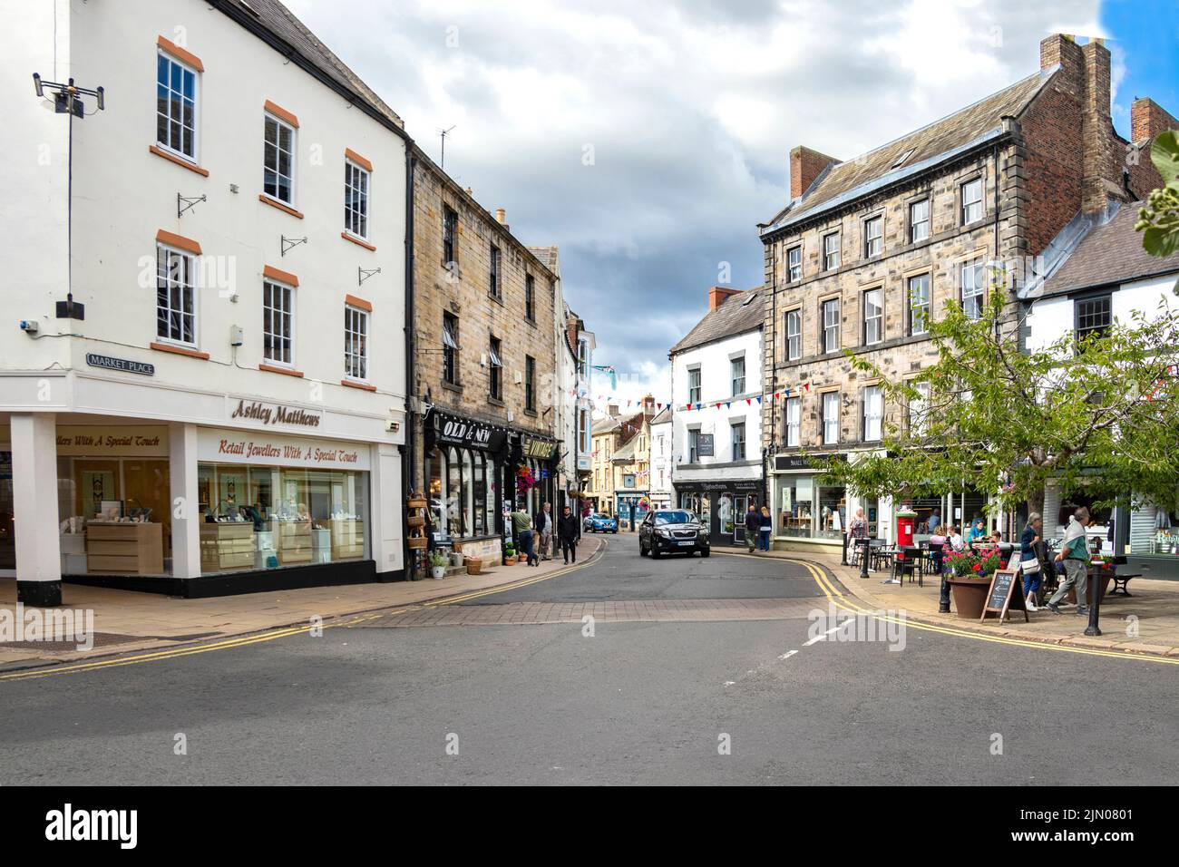 Marktplatz mit Blick auf die Marktstraße in Hexham Northumberland, Großbritannien Stockfoto