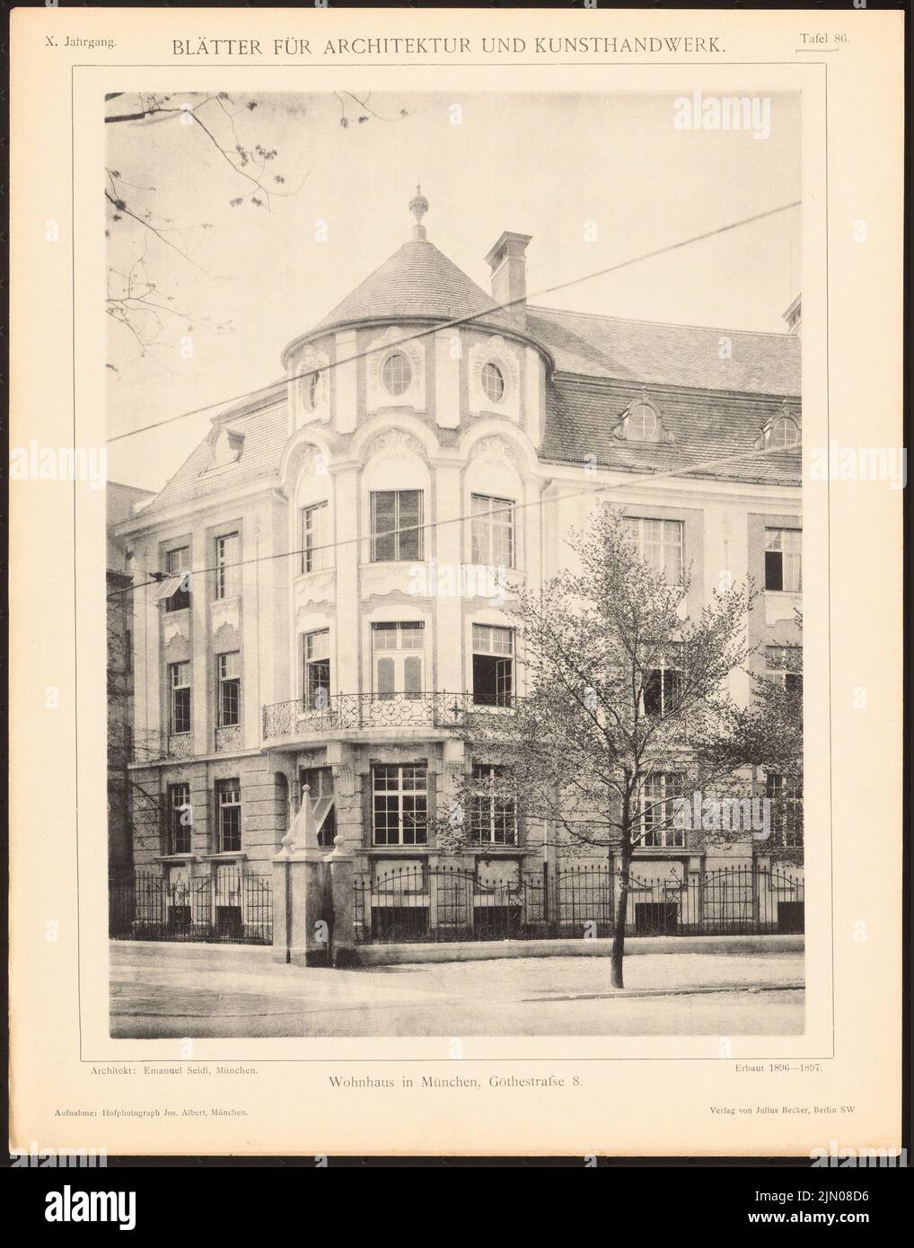 Seidl Emanuel, zu Hause in der Goethestraße, München. (Aus: Blätter für Architektur und Kunsthandwerk, 10. Jahr, 1897, Platte 86.) (1897-1897): Ansicht. Lichtdruck auf Papier, 34,6 x 27,1 cm (inklusive Scankanten) Seidl Emanuel : Wohnhaus Goethestraße, München. (Aus: Blätter für Architektur und Kunsthandwerk, 10. Jg., 1897, Tafel 86) Stockfoto