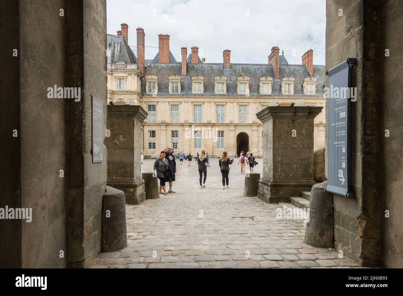 Eingang zum Château de Fontainebleau, Palast, Königshaus, Gebäude, Fontainebleau, Frankreich. Stockfoto