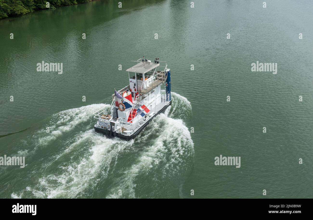 Cemex-Boot auf der seine bei Samois sur seine, Frankreich. Stockfoto