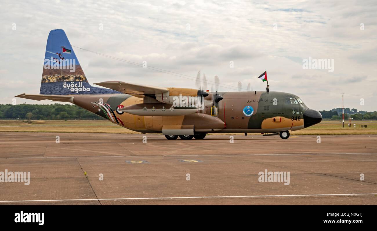 Die Royal Jordanian Air Force C-130H Hercules kommt beim Royal International Air Tattoo an Stockfoto