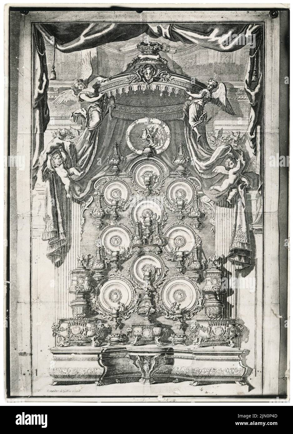 Schlüter Andreas (1660-1714), Berliner Stadtpalais. Rittersaal, Prunkbuffet (großes Silberbuffet) (ohne Datum): Blick auf die von Albrecht Lorenz II. Geschaffenen Buffets Und Johann Ludwig I. Biller in Augsburg 1648, gegossen aus getriebenem Silber und Feuer gyr. Foto, 18,2 x 13,1 cm (inklusive Scan-Kanten) Schlüter Andreas (1660-1714): Berliner Stadtschloss. Rittersaal, Prunkbuffet (ohne DAT.) Stockfoto