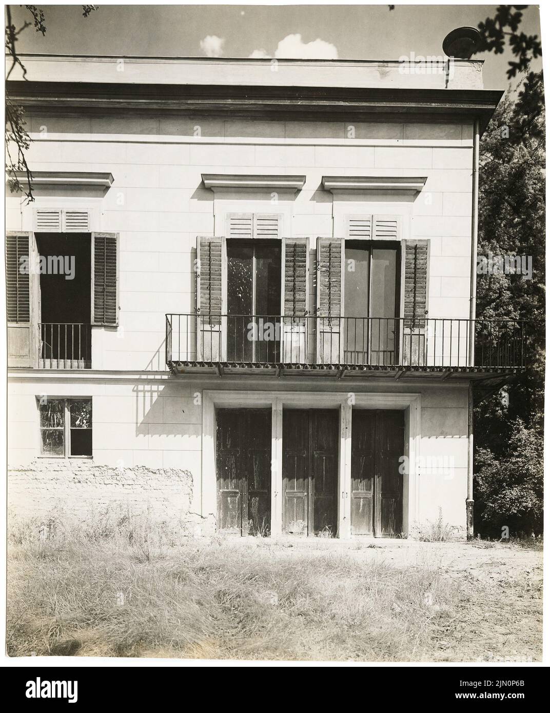 Schinkel Karl Friedrich (1781-1841), Schloss Glienicke, Berlin-Zehlendorf (1939): Sicht Balkon, Teilansicht. Foto, 21 x 17,3 cm (inklusive Scan-Kanten) Schinkel Karl Friedrich (1781-1841): Schloss Glienicke, Berlin-Zehlendorf (1939) Stockfoto