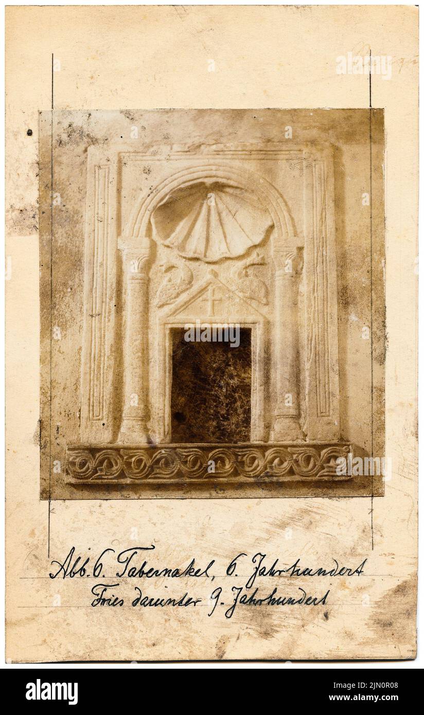 Unbekannter Fotograf, Dom S. Maria Assunta in Torcello (ohne Datum): Ansicht Tabernakel (6. Jahrhundert) und Fries (9. Jahrhundert). Foto auf Papier, 19,7 x 12,5 cm (inklusive Scankanten) unbek. Fotograf : Dom S. Maria Assunta in Torcello (ohne DAT.) Stockfoto