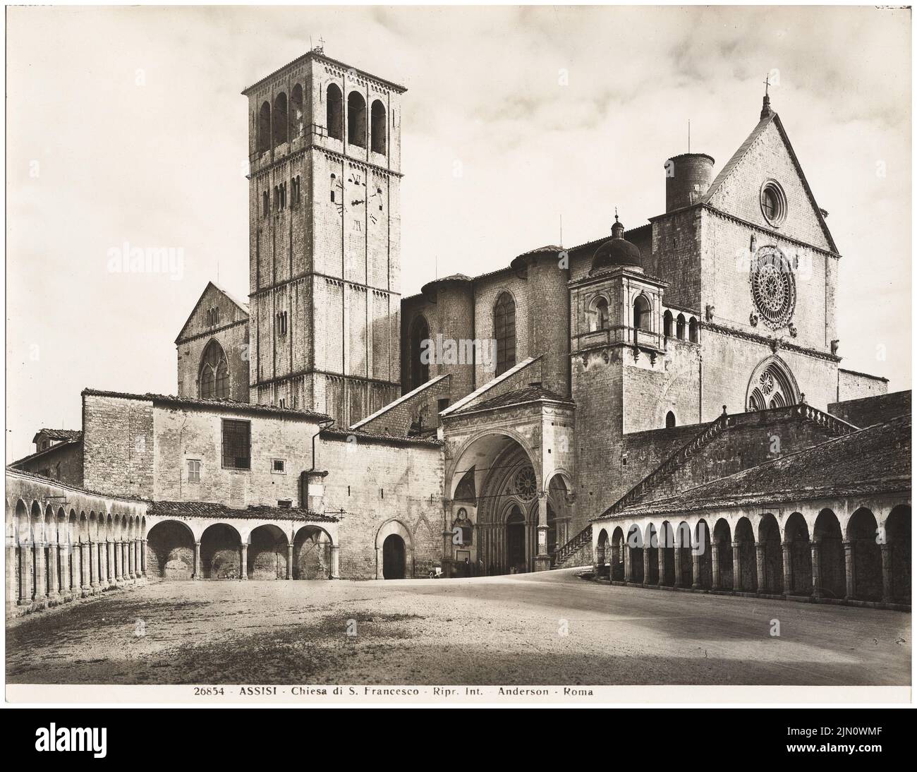Unbekannter Fotograf, S. Francesco in Assisi (ohne Datum): Kloster. Foto, 20,4 x 26,4 cm (einschließlich Scankanten) unbekannt. Fotograf : S. Francesco in Assisi (ohne DAT.) Stockfoto