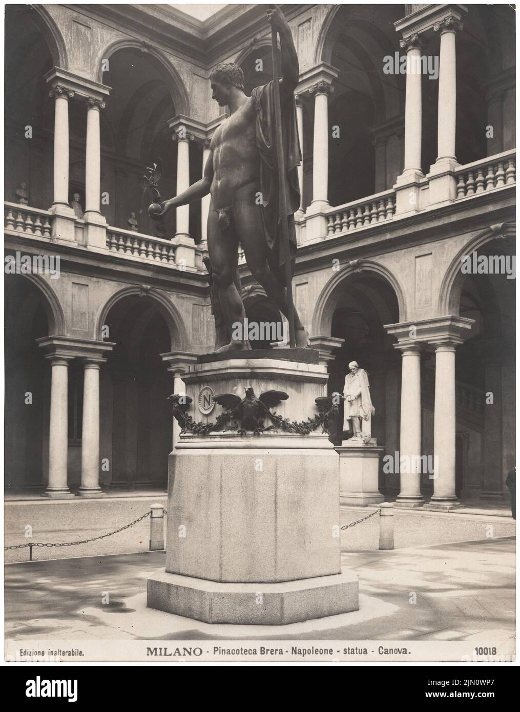 Unbekannter Fotograf, Pinacoteca Brera in Mailand (ohne dat.): Statue Napoleons. Foto, 24,7 x 19,3 cm (einschließlich Scankanten) unbekannt. Fotograf : Pinacoteca Brera in Mailand (ohne DAT.) Stockfoto