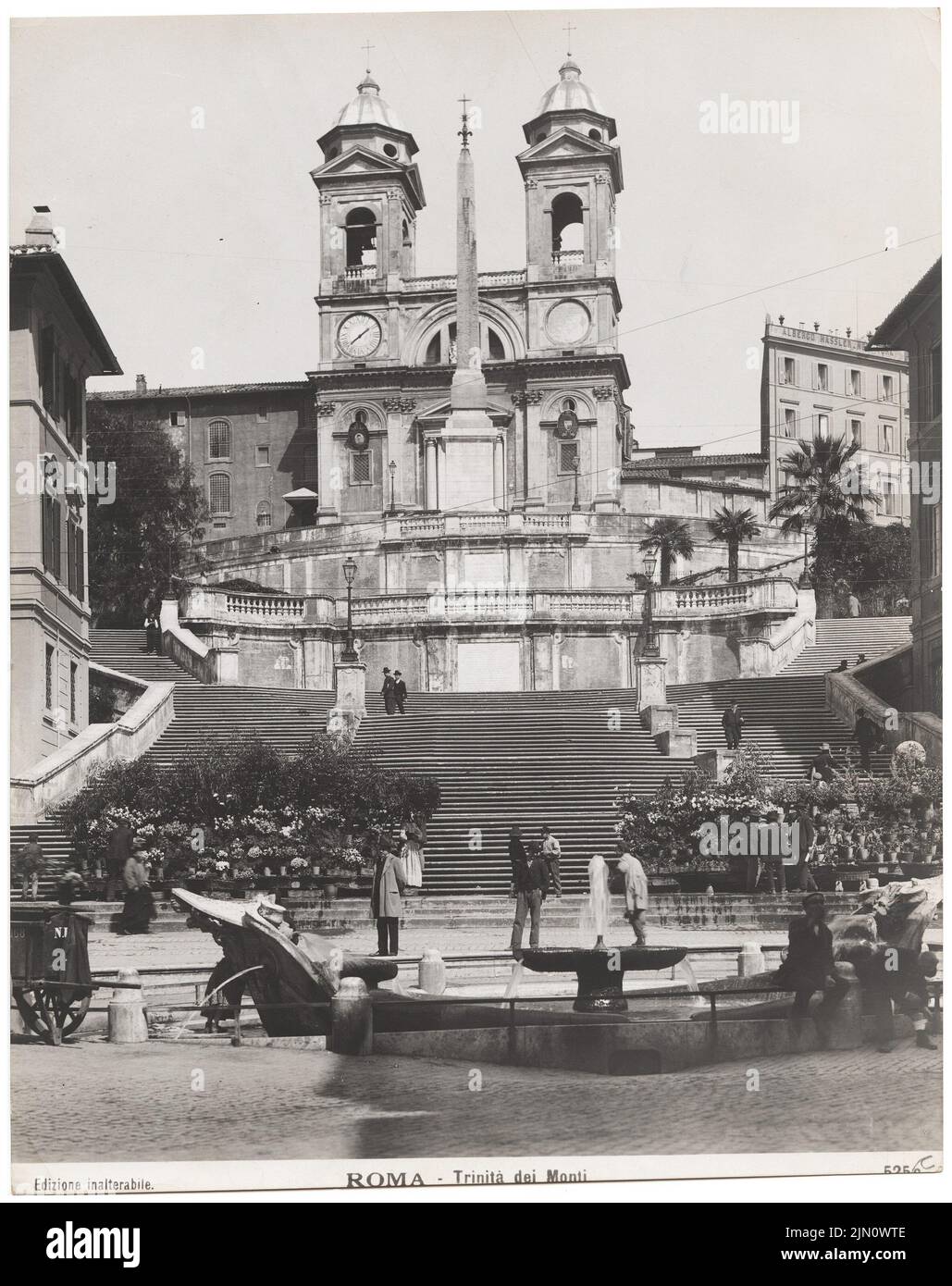 Unbekannter Fotograf, Trinità dei Monti in Rom (ohne dat.): Ansicht. Foto, 24,7 x 19,6 cm (einschließlich Scankanten) unbekannt. Fotograf : Trinità dei Monti in Rom (ohne DAT.) Stockfoto