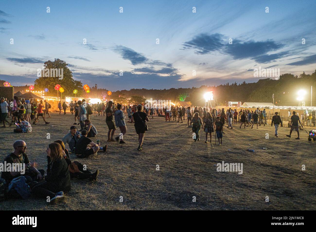 Eine allgemeine Szene aus der Nacht des Latitude Music Festivals, in Suffolk, Großbritannien Stockfoto