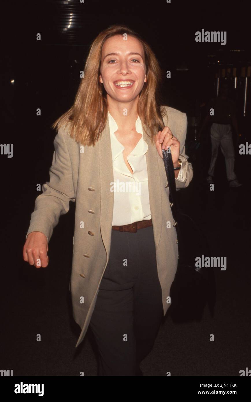 Emma Thompson gesehen am 27. Oktober 1993 auf dem Los Angeles International Airport in Los Angeles, Kalifornien Quelle: Ralph Dominguez/MediaPunch Stockfoto