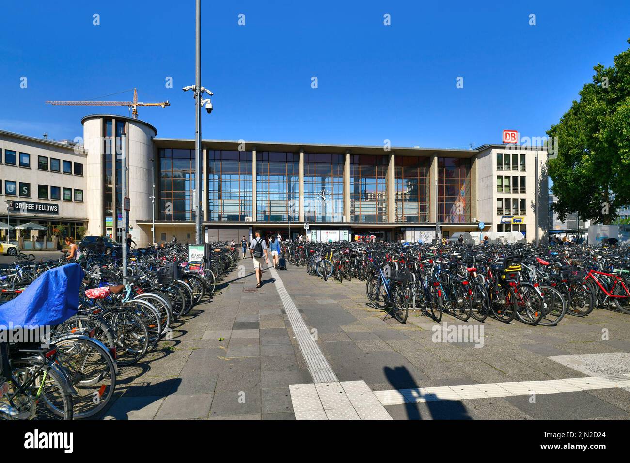 Heidelberg, Deutschland - Juli 2022: Eingang des Heidelberger Hauptbahnhofs Stockfoto