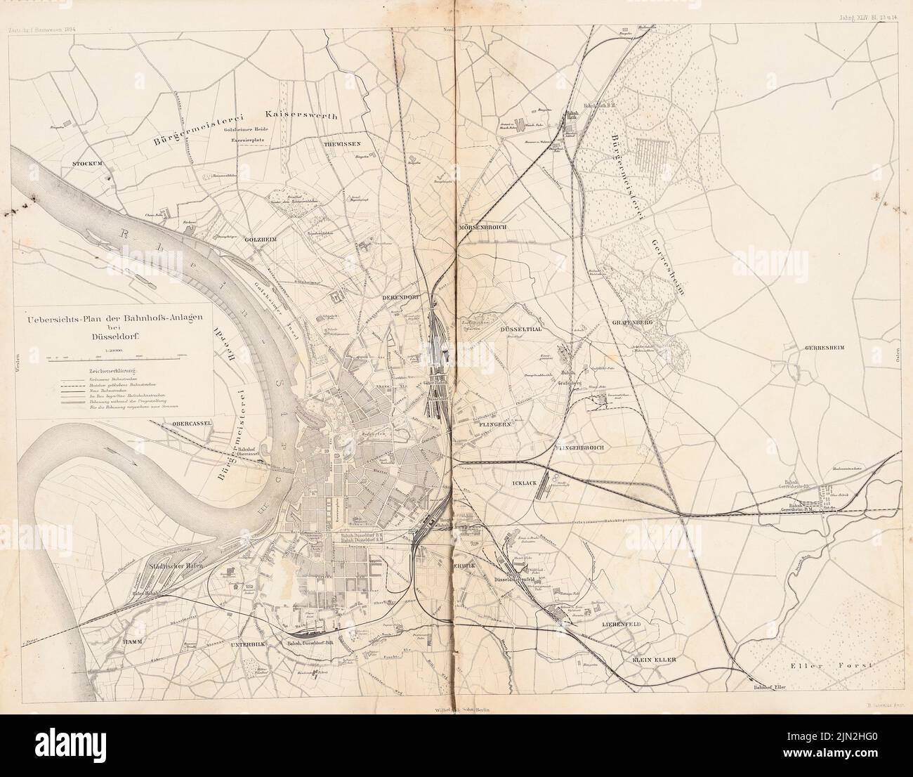 N.N., Bahnhofseinrichtungen, Düsseldorf. (Aus: Atlas zur Zeitschrift für Bauwesen, Hrsg. v. Ministerium für öffentliche Arbeiten, Jg. 44, 1894): Übersichtsplan 1: 20000. Stich auf Papier, 42,6 x 54,5 cm (einschließlich Scankanten) Stockfoto