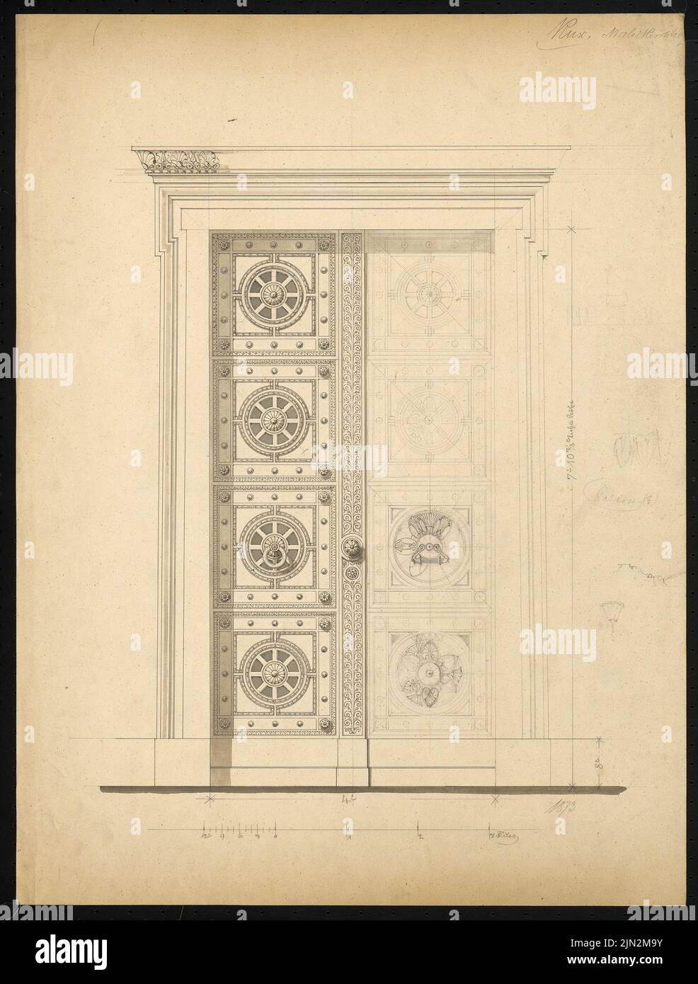 Mausoleum Familie Kux auf dem St. Nicolai und St. Marien Friedhof, Berlin-Prenzlauer Berg: Obere, geschnittene Tür Stockfoto