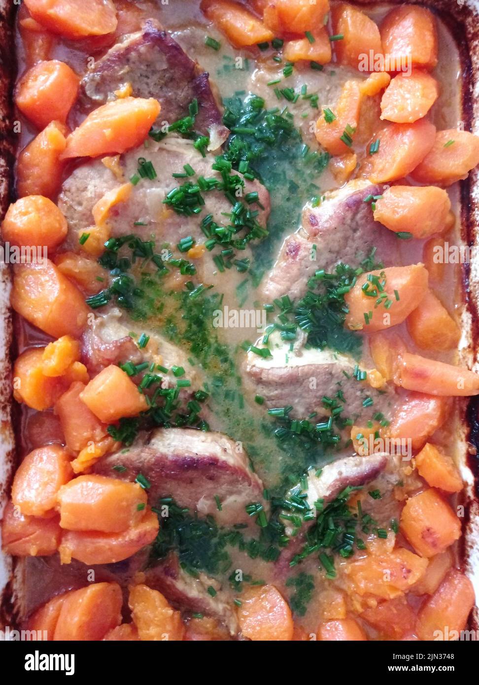 UN plat de légumes de viande assaisonné de ciboulette, Frankreich Stockfoto