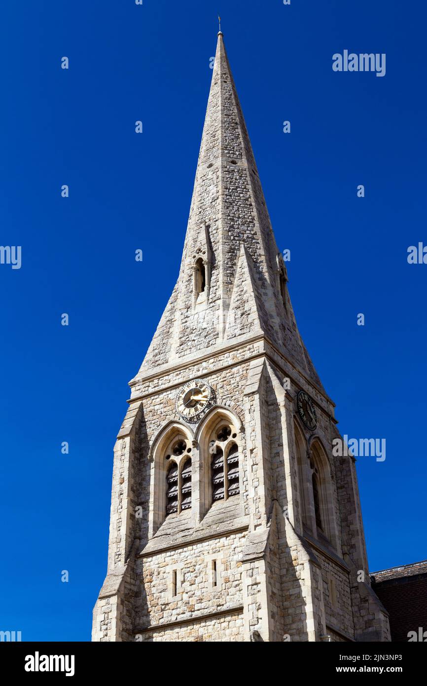 Außenansicht der All Saints' Blackheath Kirche aus Kentish Ragstone aus dem späten 19.. Jahrhundert, Blackheath, London, Großbritannien Stockfoto