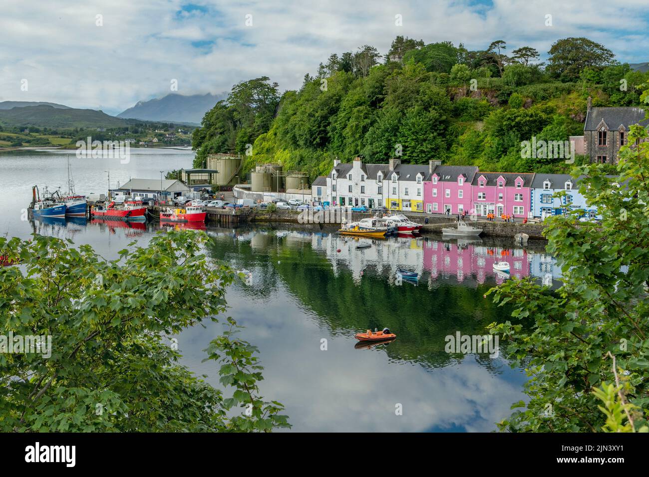 Waterfront Houses at the Harbour, Portree, Isle of Skye, Schottland Stockfoto
