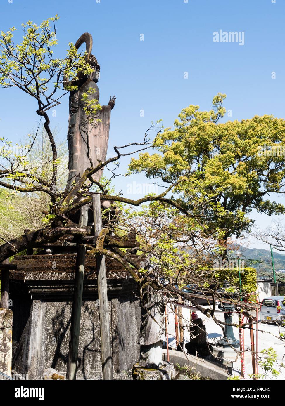 Kochi, Japan - 7. April 2018: Auf dem Gelände von Kiyotakiji, Tempel Nummer 35 der Shikoku-Wallfahrt Stockfoto