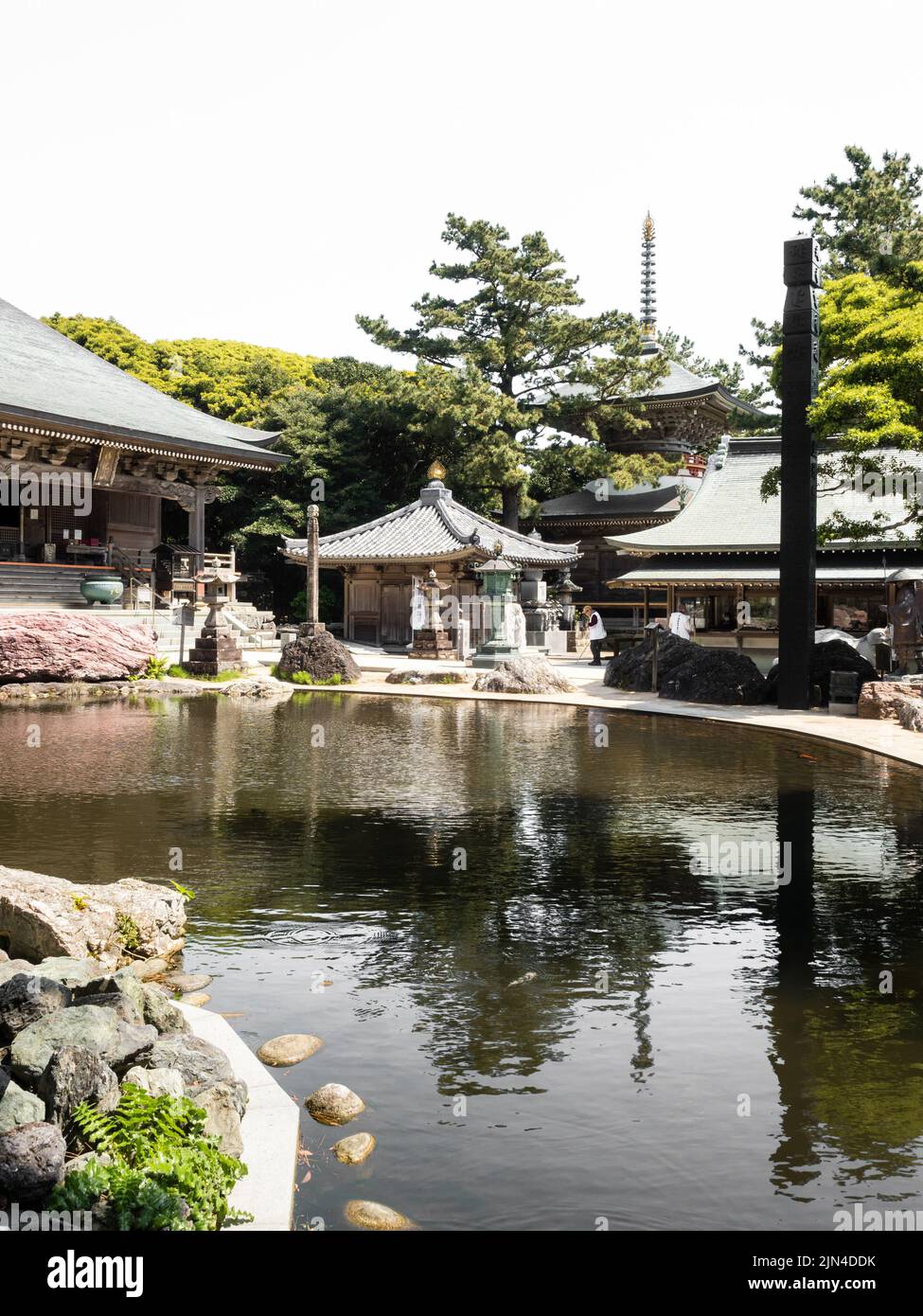 Tosashimizu, Japan - 8. April 2018: Auf dem Gelände des Kongofukuji, Tempel Nummer 38 der Shikoku-Wallfahrt Stockfoto