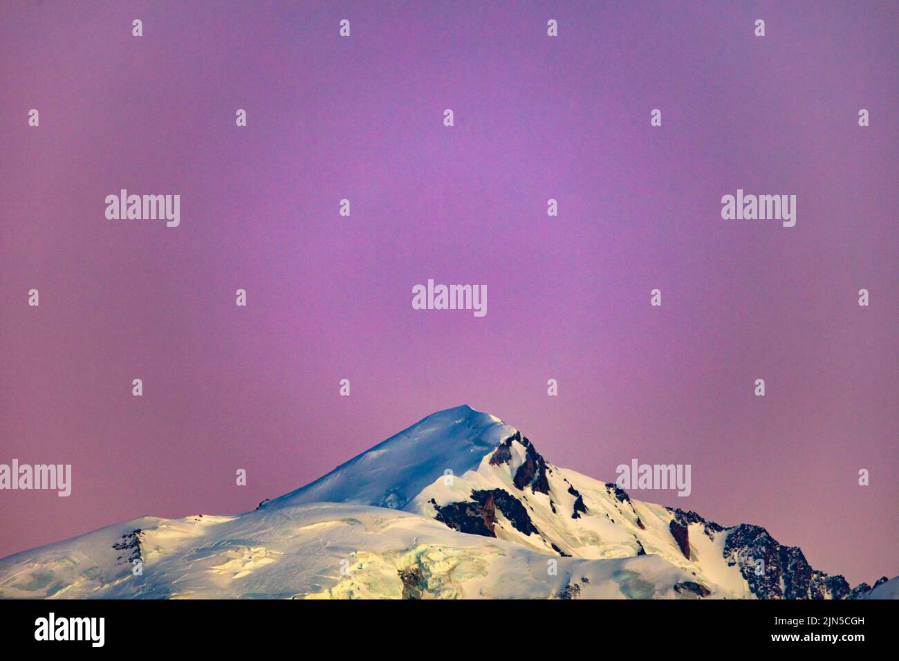 Le Mont Blanc est le plus haut sommet d'europe et de France, il se trouve sur la commune de Saint-Gervais. Stockfoto