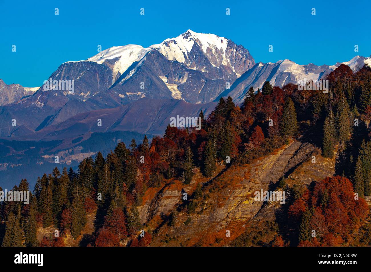 Le Mont Blanc est le plus haut sommet d'europe et de France, il se trouve sur la commune de Saint-Gervais. Stockfoto