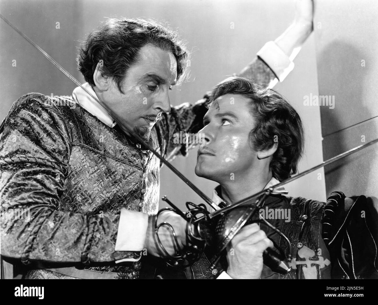 HENRY DANIELL und ERROL FLYNN in THE SEA HAWK 1940 Regisseur MICHAEL CURTIZ Musik Erich Wolfgang Korngold Warner Bros Stockfoto