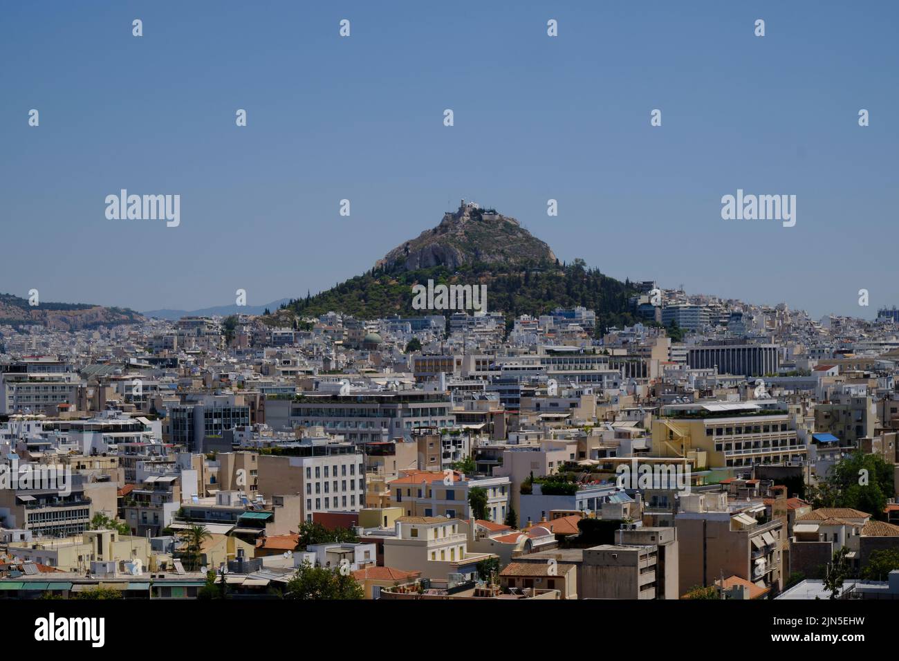 Blick auf den Heiligen Tempel der Heiligen Isidore auf Lycabettus Stockfoto