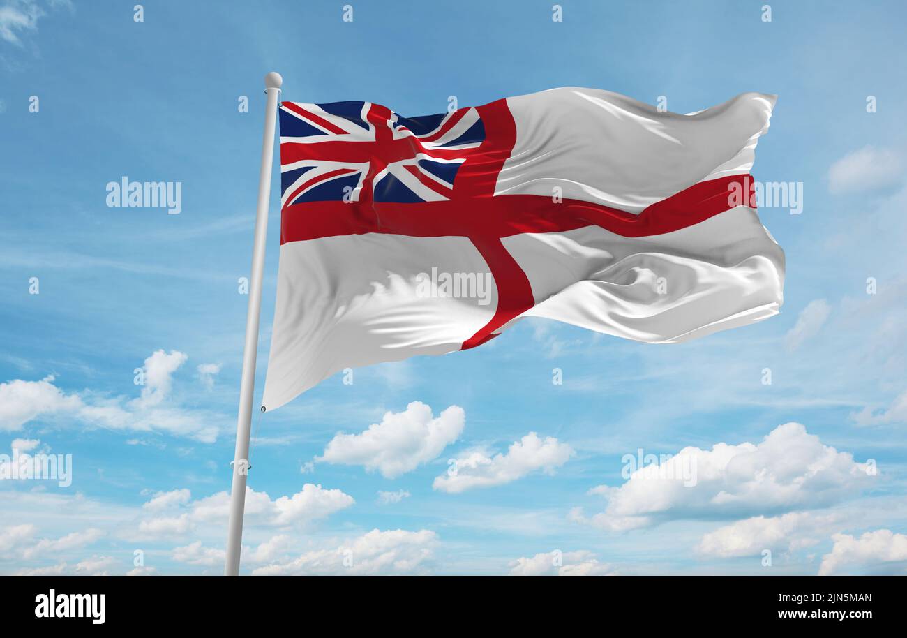 Offizielle Flagge der Marine Ensign des Vereinigten Königreichs Neuseeland bei bewölktem Himmel Hintergrund bei Sonnenuntergang, Panoramablick. Neuseeland Reise und Patriot con Stockfoto