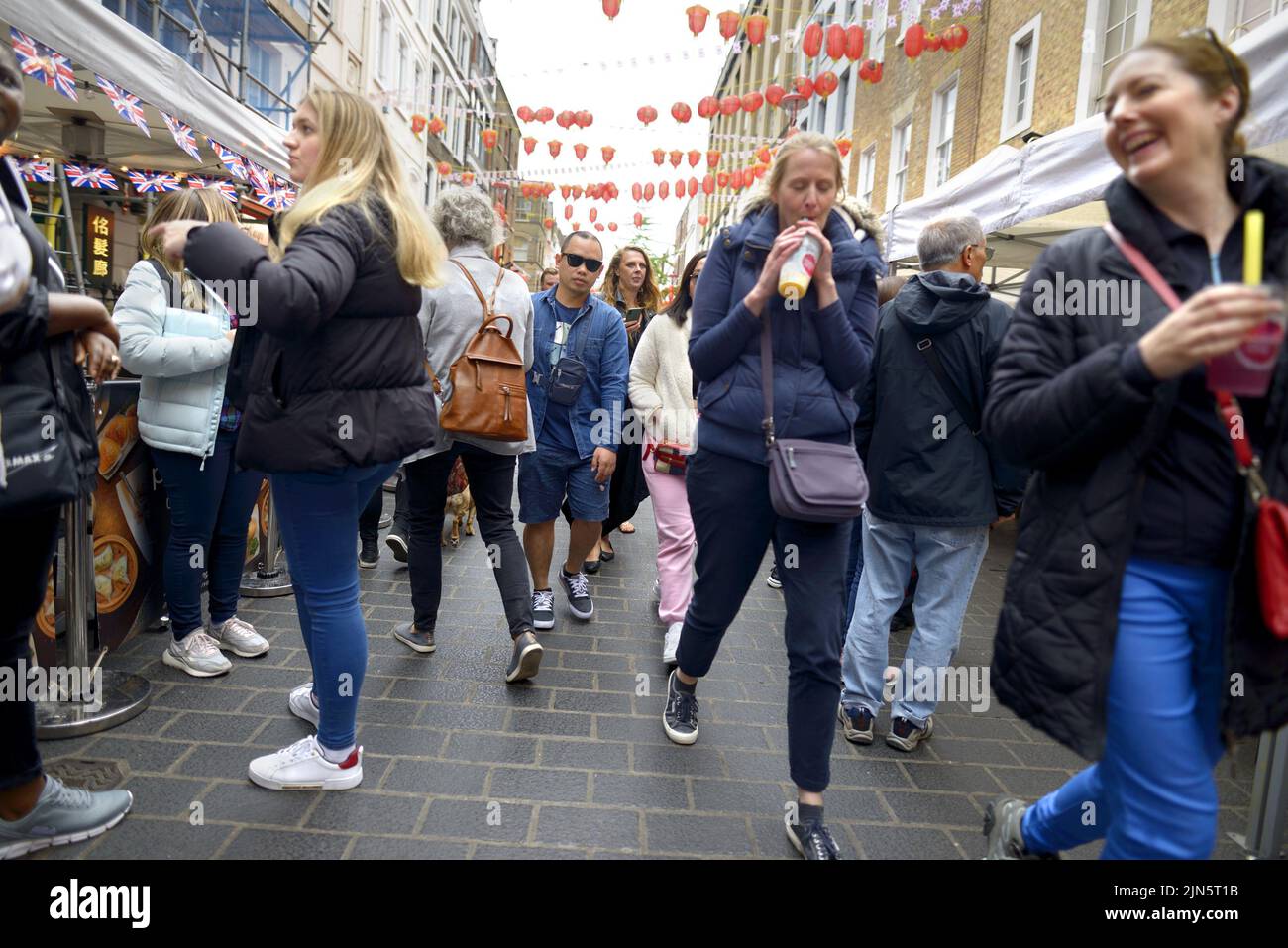 London, England, Großbritannien. Gerrard Street in Chinatown Stockfoto