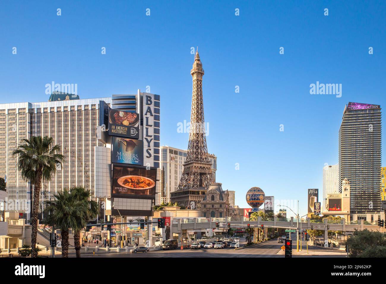 Las Vegas, Nevada - 16. Mai 2018: Blick auf die Kasinos im Hotelresort am Las Vegas Boulevard, auch bekannt als Vegas Trip an einem sonnigen Tag. Stockfoto