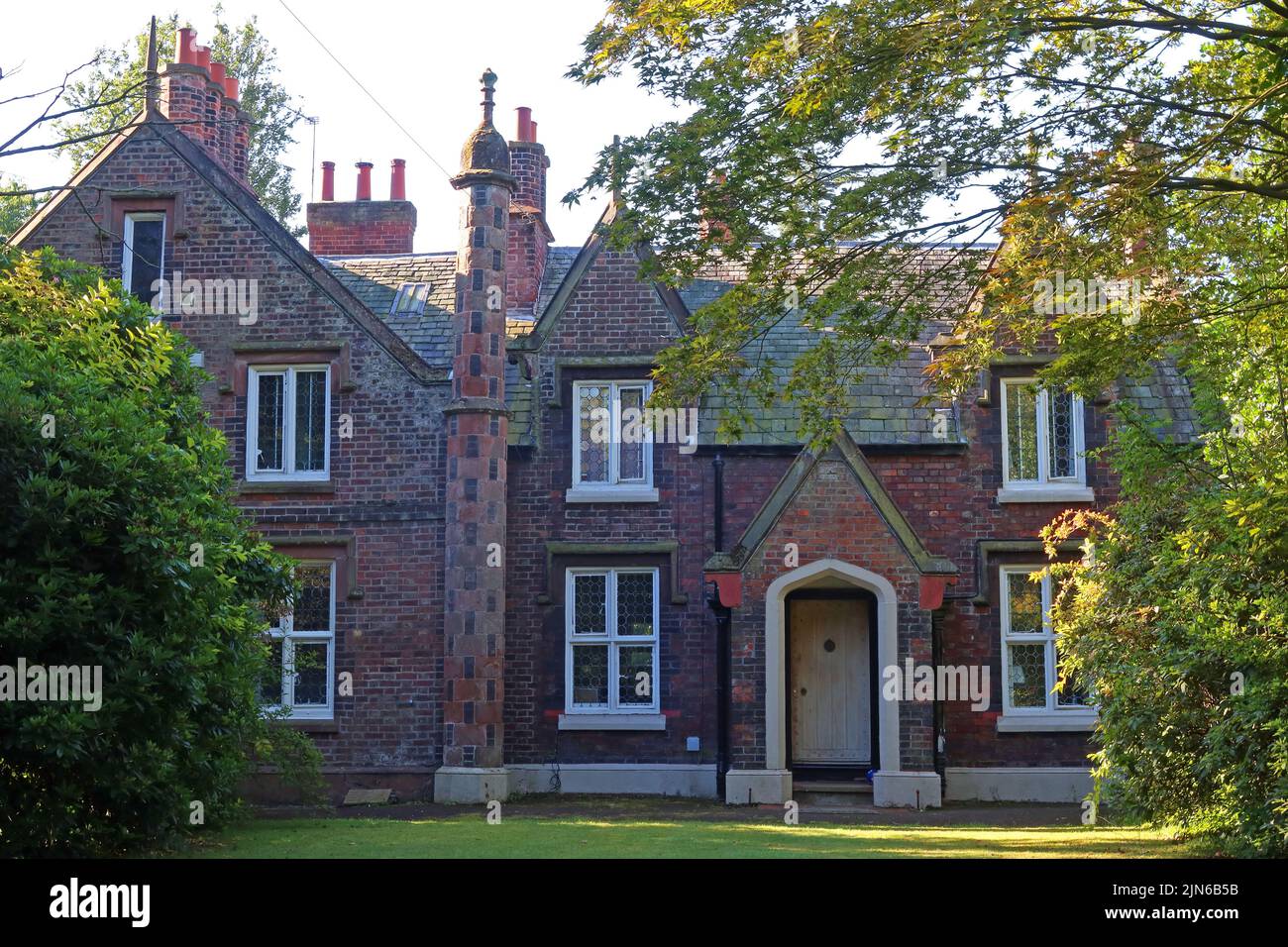 Walton Hall/Village Outbuilding in klassischer viktorianischer Architektur, Higher Walton, Warrington, Cheshire, England, Großbritannien, WA4 6SN Stockfoto