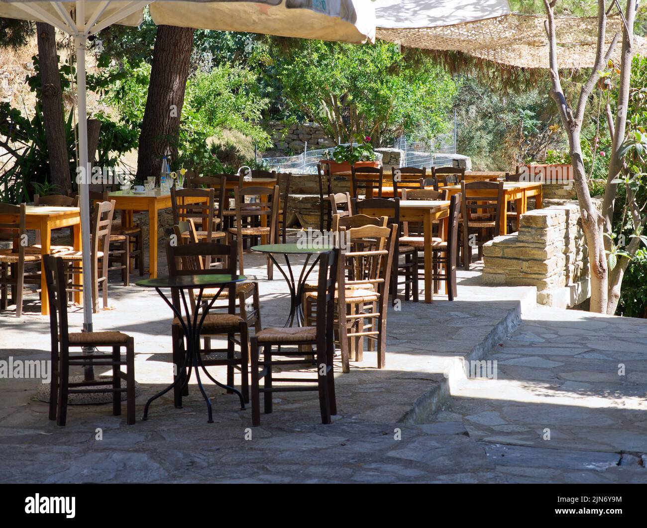 Cafe Square auf der kykladischen Insel, Tinos Stockfoto