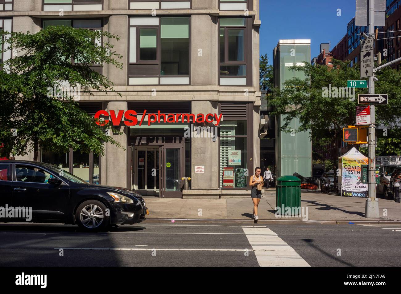 Ein Geschäft der Drogeriekette CVS Health in Chelsea in New York am Samstag, den 30. Juli 2022. (© Richard B. Levine) Stockfoto