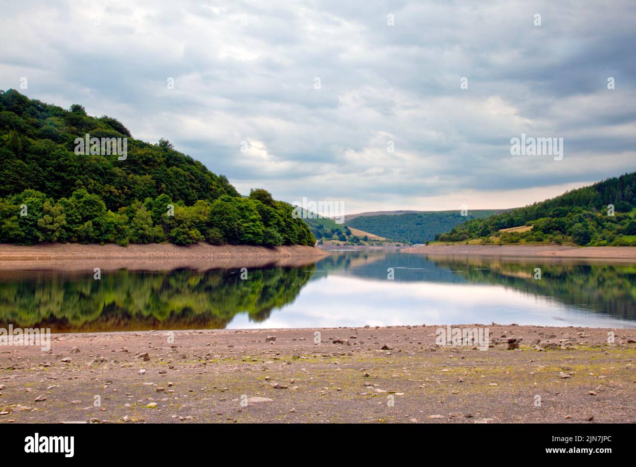 Ein trockenes Ladybower Reservoir, Juli 2022 Stockfoto
