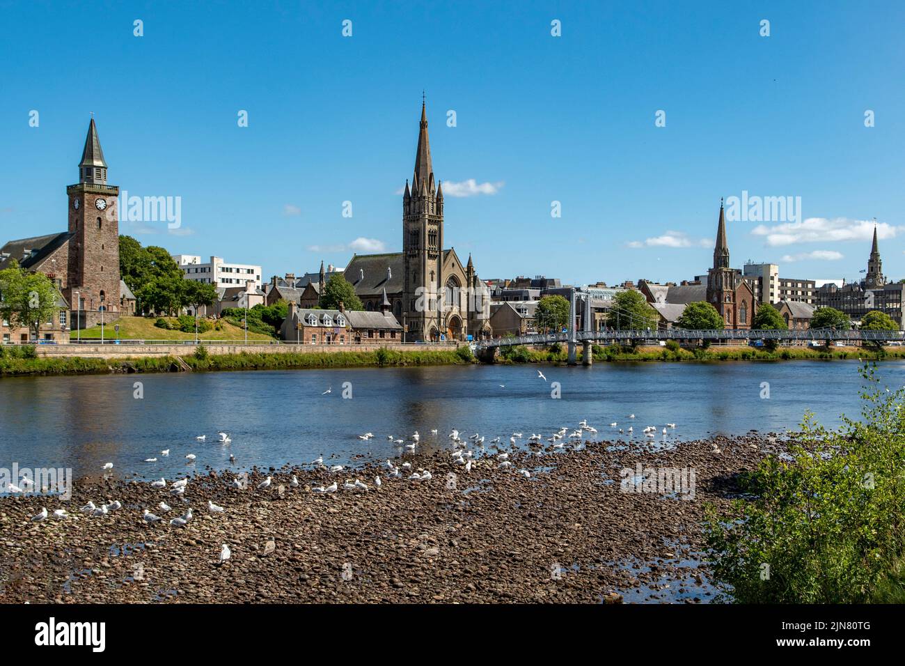 River Ness und die Kirchen von Inverness, Highland, Schottland Stockfoto