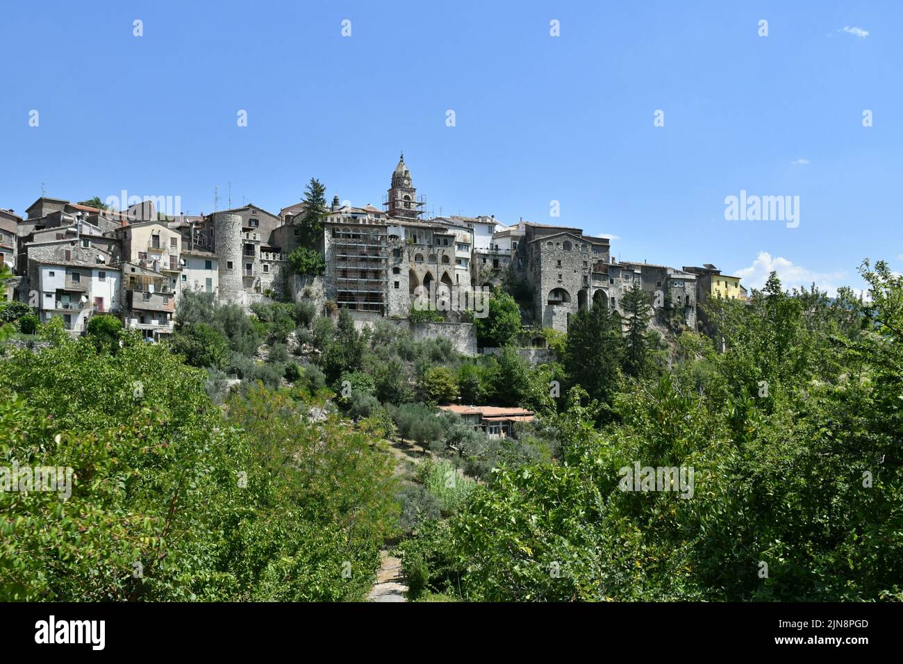 Die Landschaft rund um Cusano Mutri, ein mittelalterliches Dorf in der Provinz Benevento in Italien. Stockfoto