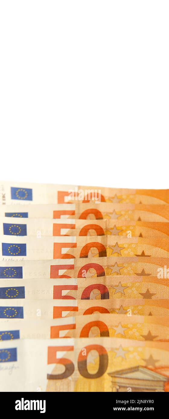 Banknoten mit einem Nennwert von 50 Euro sind groß und haben einen weißen Hintergrund. Speicherplatz kopieren. Papiergeld Euro-Banknoten. Stockfoto