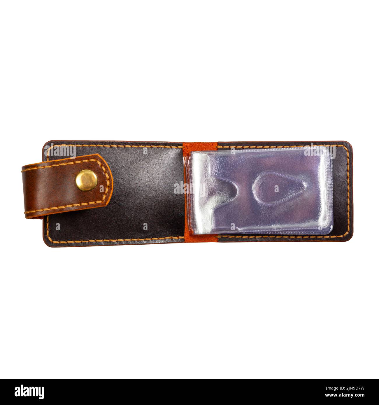 Offene Luxus Craft Visitenkartenetui aus Leder. Schwarze Lederbox für Karten isoliert auf weißem Hintergrund. Stockfoto